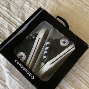 Size 2 Infant Converse Crib Shoes